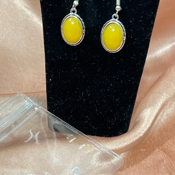 🔥🔥Fashion Jewelry Ladys Earrings A Mustard Gold Color With Silver Plating, Sty - Picture 3 of 11